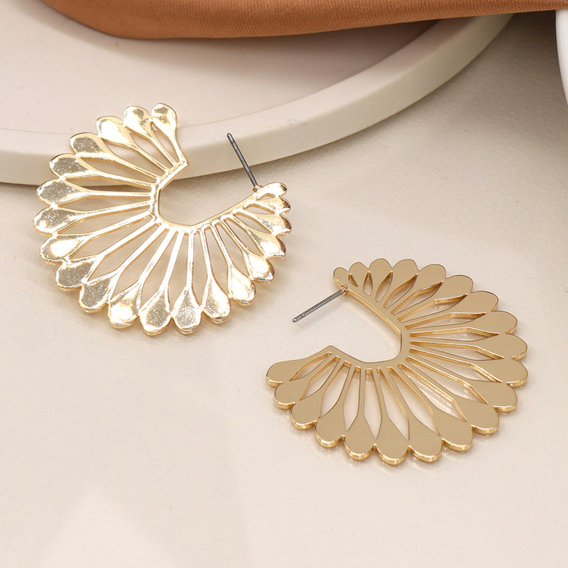 Golden polished fan hoop earrings