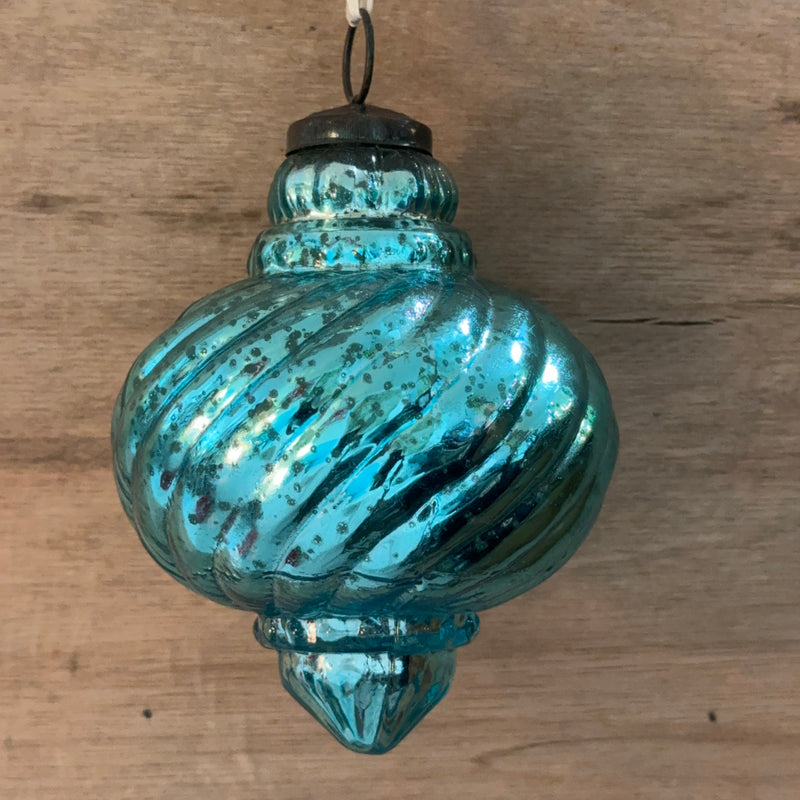 Large oval pointed turquoise bauble