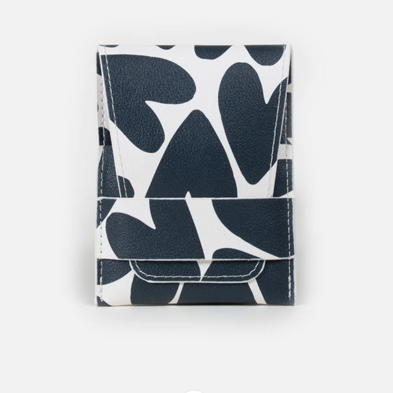 Mono Hearts Manicure Set