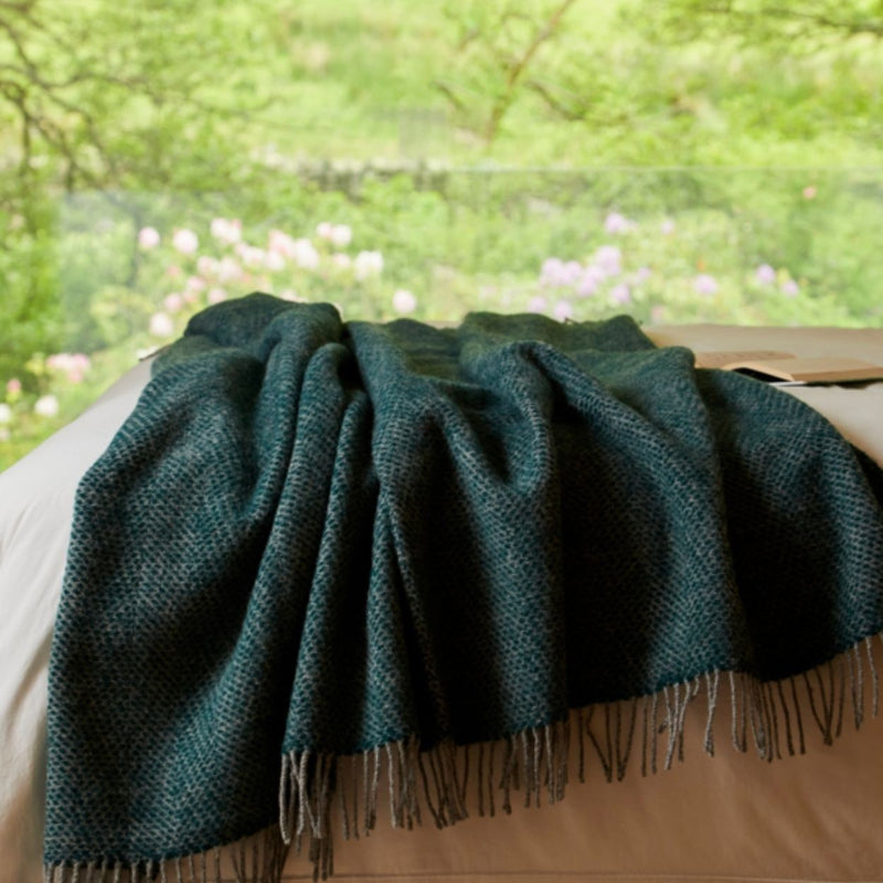 Tweedmill Beehive Extra Large Emerald Grey Throw