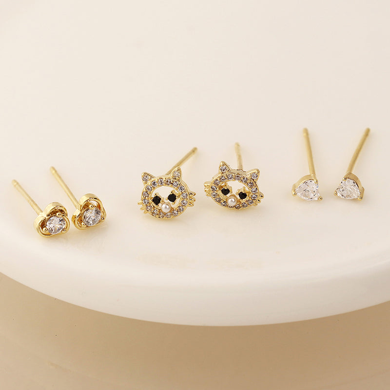 Golden cats and heart earring set