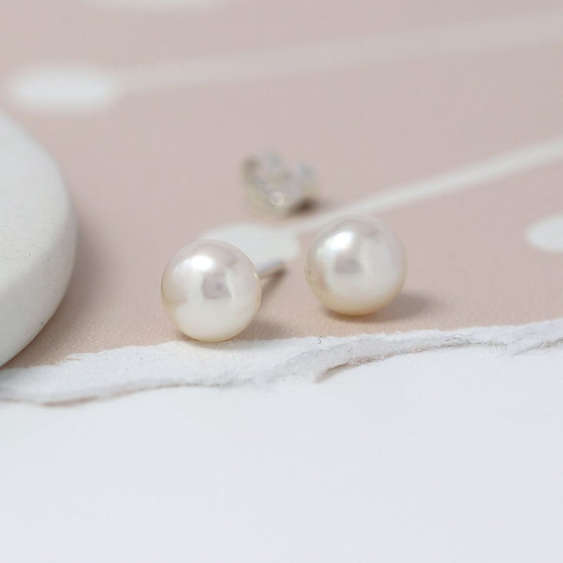 Freshwater pearl stud earrings